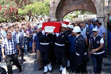 Şehit polis memuru son yolculuğuna uğurlandı