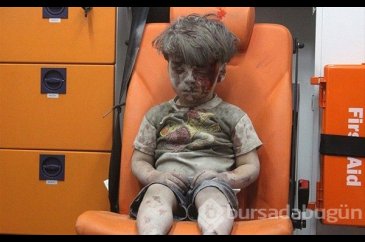 Suriyeli çocuğun bakışları dünyayı sarstı!