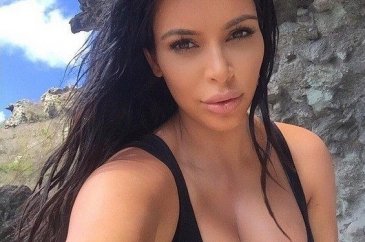Kim Kardashian'ın plaj stili!