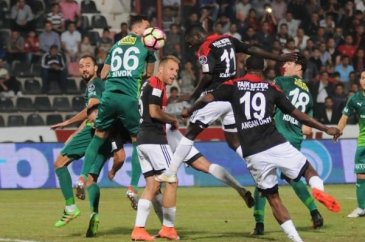 Gaziantepspor - Bursaspor maçından kareler
