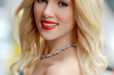 Scarlett Johansson'a annelik yaramadı