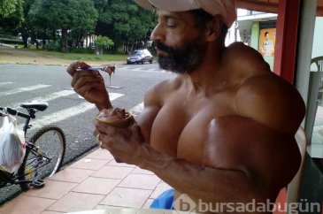 Çizgi roman kahramanına benzemek için hayatını riske attı