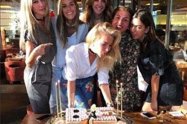 Burcu Esmersoy 40. yaşını kutladı