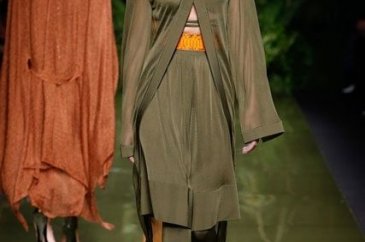Balmain defilesi büyüledi
