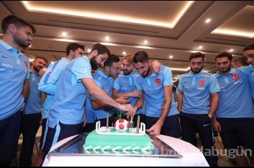 Caner Erkin'e doğum günü kutlaması