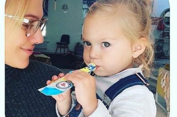 Meryem Uzerli ve kızı Lara