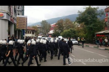 Bursa'da izinsiz gösteriye polis müdahalesi: 36 gözaltı
