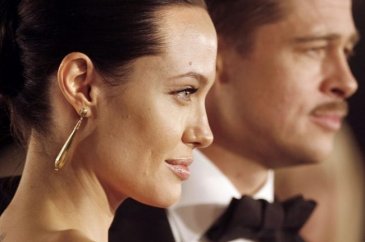 Angelina Jolie ve Brad Pitt boşanmasında bir ilk