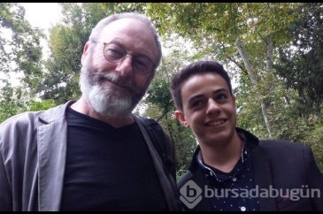 Ünlü aktör Liam Cunningham'dan mülteci arkadaşına sürpriz