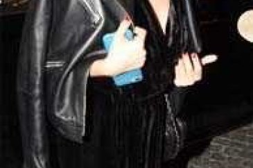 Hazal Kaya'dan haber var
