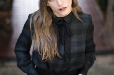 Serenay Sarıkaya hangi kitapları okuyor hangi dizileri izliyor?
