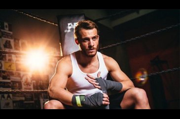 Kerem Bürsin'in yeni partneri Saadet Işıl Aksoy oldu
