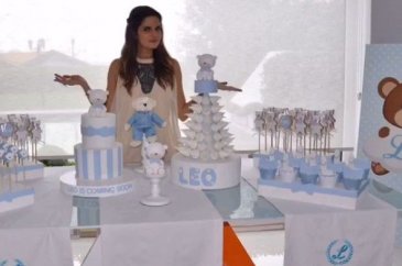 İpek Özkök oğlu için babyshower yaptı