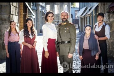 Bergüzar Korel: Klavye başında herkes konuşur!