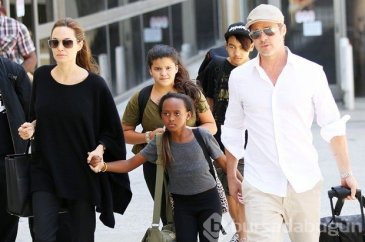 Angelina Jolie ile Brad Pitt anlaştı