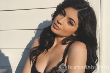 Kylie Jenner, koyu saçlarını özledi