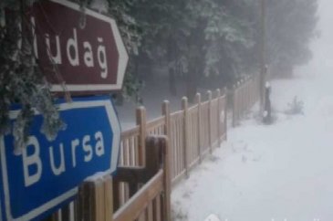 Kar Bursa'da yüzünü gösterdi!