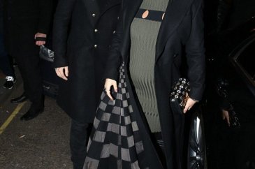 Cheryl Fernandez genç sevgilisinden hamile