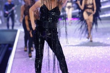 Lady Gaga'nın çapkası servet değerinde çıktı