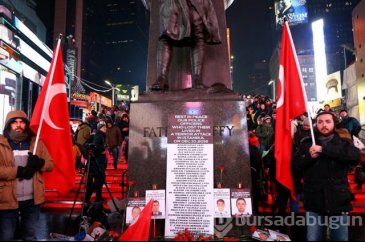 New York Polisi, Times Meydanı'nda İstanbul saldırısı şehitlerini andı