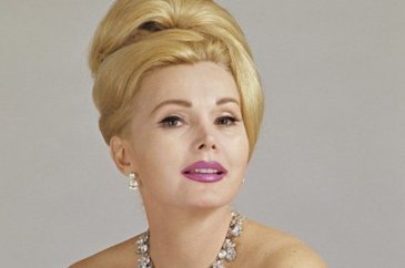 Hollywood'un efsanevi oyuncusu hayatını kaybetti