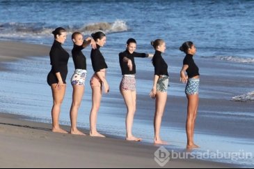 Victoria's Secret melekleriyle çekimde...