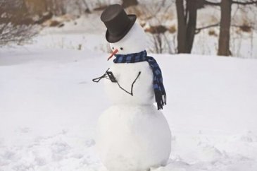 Kardan adam yaparken sınırları zorlayan çalışmalar