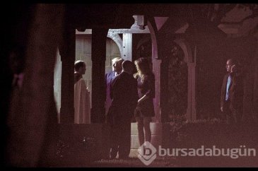 Melania Trump mini elbiseyle kilisede