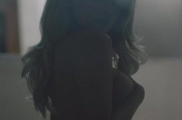 Kylie Jenner'ın üstsüz görüntüleri sızdırıldı