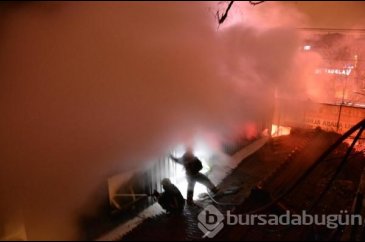 Bursa'da korkutan dükkan yangını; 1 yaralı 