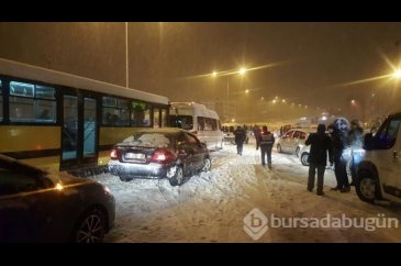 Bursa'da kar yağışı sebebiyle Mudanya yolu kapandı
