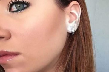 Yeni trend: Kulak Makyajı