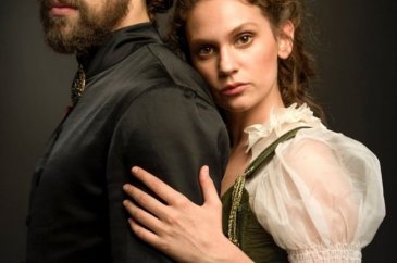 Farah Zeynep Abdullah ile Metin Akdülger birlikte mi? (Dizi aşkları)