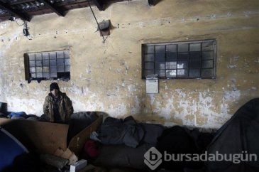 Sığınmacılar dondurucu soğukla boğuşuyor