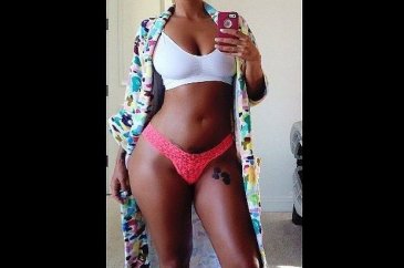 Plajda Amber Rose rüzgarı