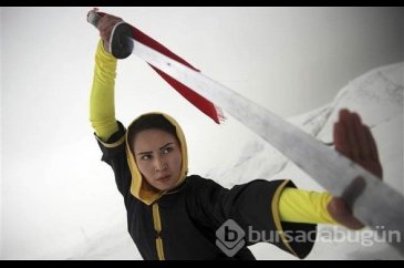 Dövüş sporu öğrenen Afgan genç kızlar