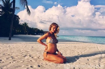 Ünlü Victoria Secret modeli hamile