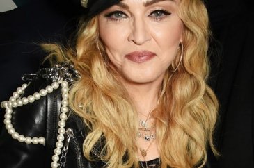 Madonna Afrikalı ikizleri evlat edindi
