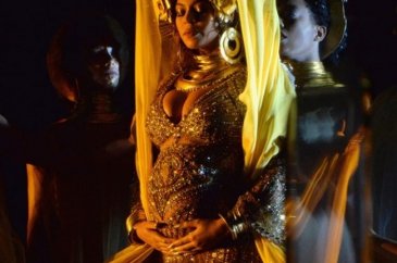 Beyonce Grammy gecesine damgasını vurdu