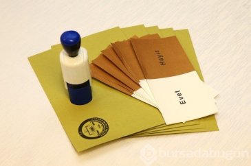 Oy pusulaları basın mensuplarına gösterildi