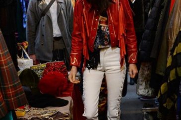 Kendall Jenner semt pazarında
