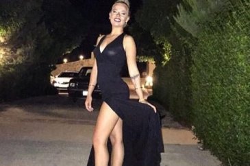 Ali Ağaoğlu'nun sevgilisi isyan bayrağını çekti