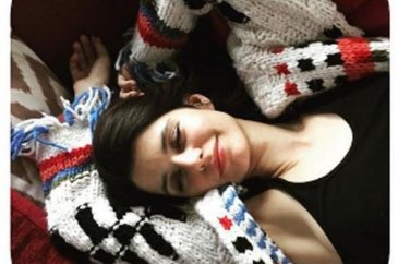 Beren Saat Instagram'a bu mesajla dönüş yaptı
