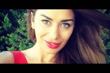 Model Ebru Şancı Umre'ye yolcusu