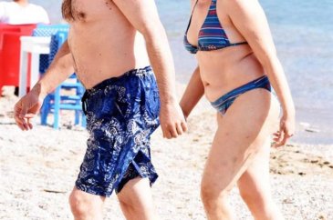 Bodrum'da hava ısınınca Rus turistler denize akın etti