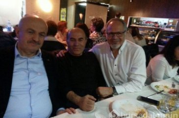 Bursa Yıldırım Beyazıt Liseliler Derneği üyeleri yemekte buluştu