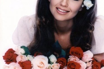 Rosalinda dizisiyle tanımıştık Thalia'nın son hali...