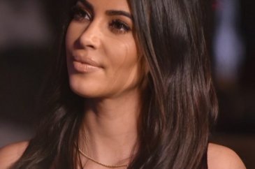 Kim Kardashian'a dört yaşındaki kızına korse giydirdiği eleştirisi
