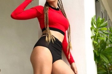 Serenay Sarıkaya nefes kesti
