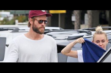 Miley Cyrus & Liam Hemsworth, Malibu'da Görüntülendi 
